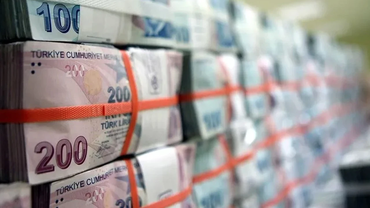 Hazine iki ihaleyle 190,3 milyar lira borçlandı