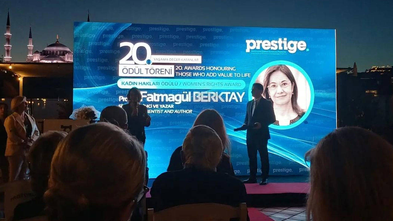 Fatmagül Berktay'a Kadın Hakları Ödülü