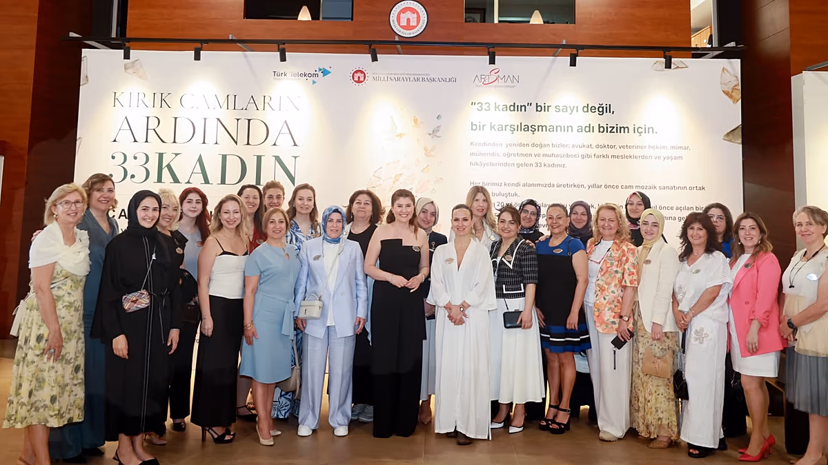 33 kadının cam mozaik eserleri Dolmabahçe’de buluştu