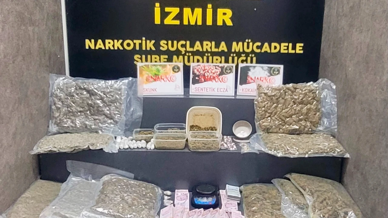 İzmir'de uyuşturucu ağına darbe: Torbacıların sevkiyatı yarıda kaldı