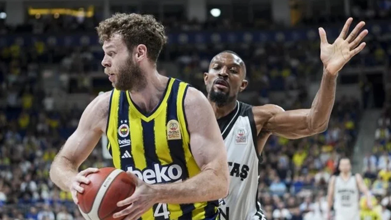 Fenerbahçe derbiyi kazandı, seride durumu eşitledi