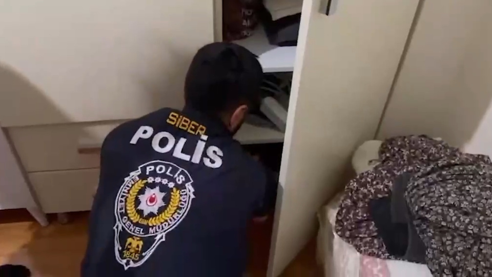 İçişleri Bakanlığı duyurdu! 13 ilde siber suç operasyonu: 127 gözaltı