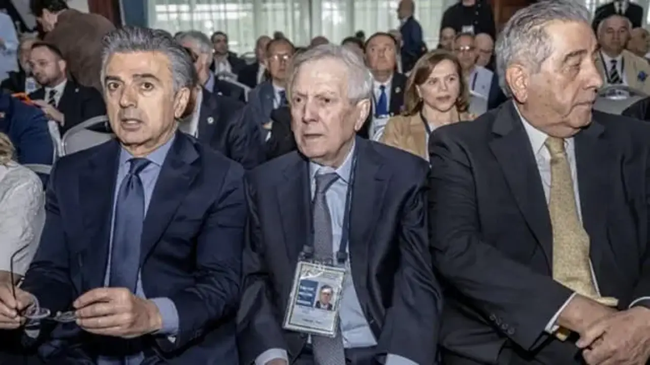 Mahmut Uslu dahil 7 yönetici istifa etti! Fenerbahçe'de yönetim kurulu yeniden şekillendi