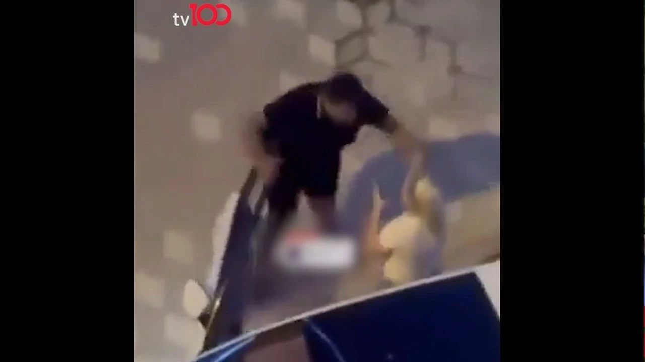 Sokak ortasında terör estirdi: Kadını döverek araca bindirdi, Allah'a küfür etti! "Silahı çıkartırım, burada kaç kişi varsa öldürürüm"
