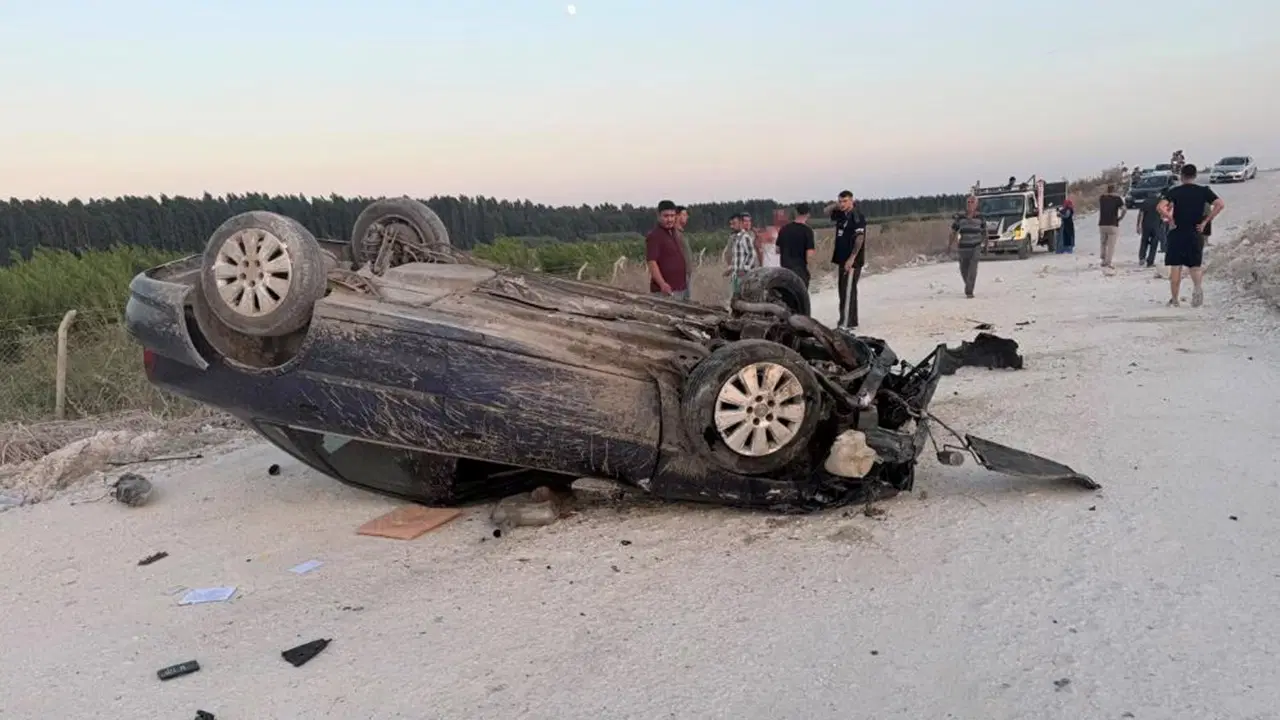 Mersin’de stabilize yolda otomobil takla attı: 1 kişi öldü, 1 kişi yaralandı