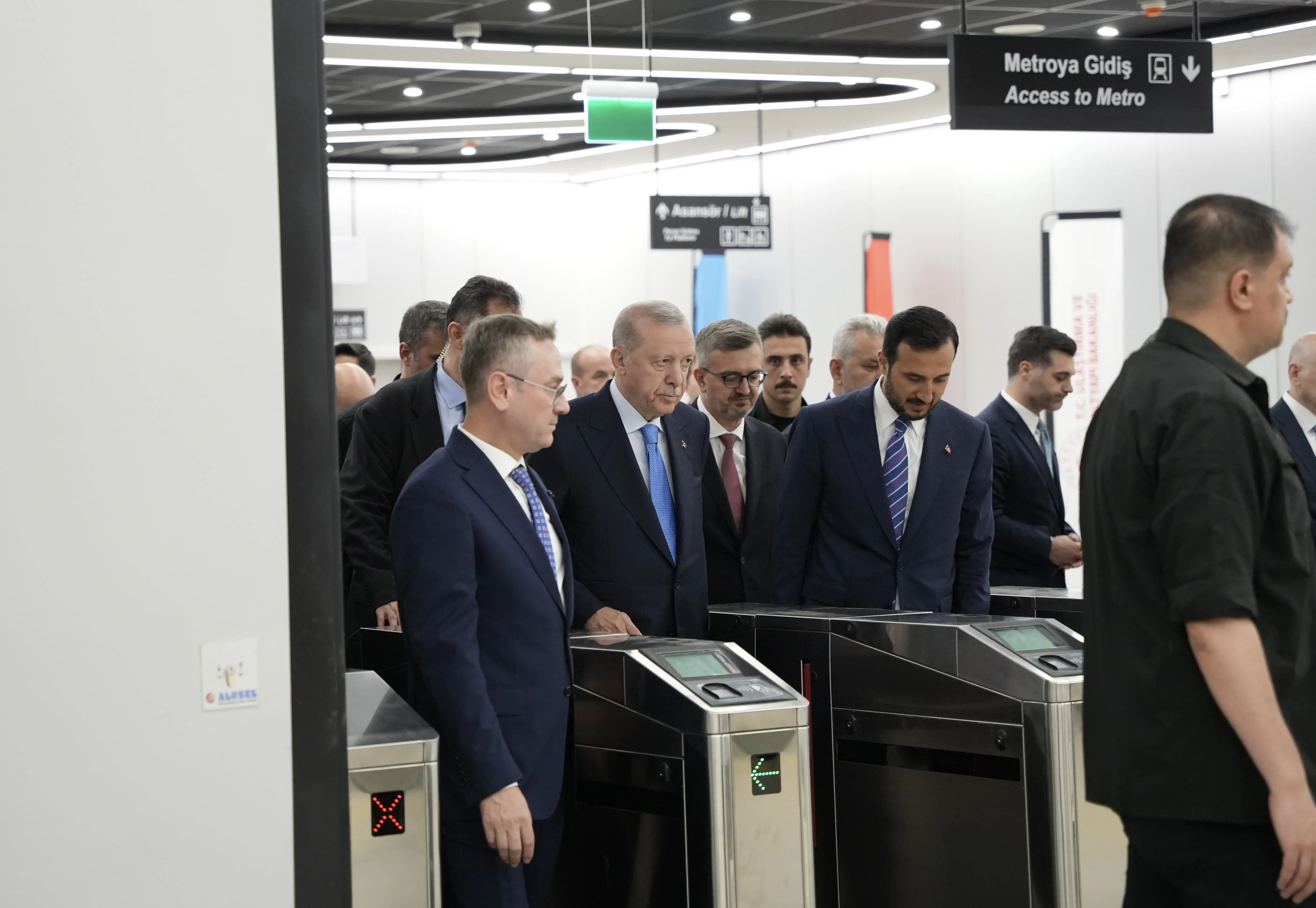 Açılışını Cumhurbaşkanı Erdoğan yaptı! Yeni metro hattında yolcu rekoru kırıldı