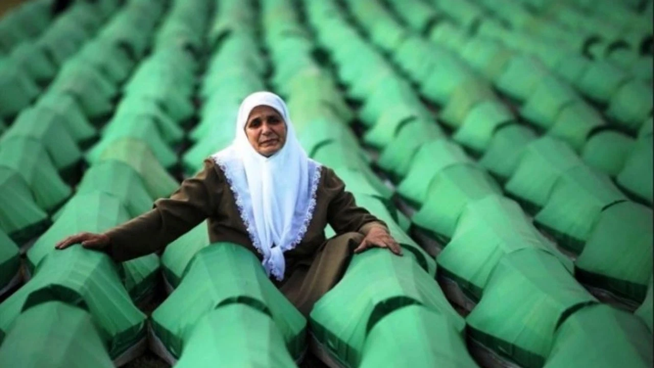 İnsanlık tarihinin kara lekesi: Srebrenitsa Soykırımı! Bir kasaba, binlerce hayat, tek bir utanç