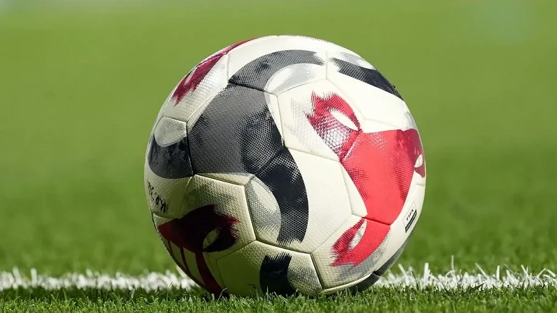 Türk futbolunun asırlık çınarında deprem! 103 yıllık kulüp resmen satılıyor: Kadroda sadece 13 kişi kaldı…