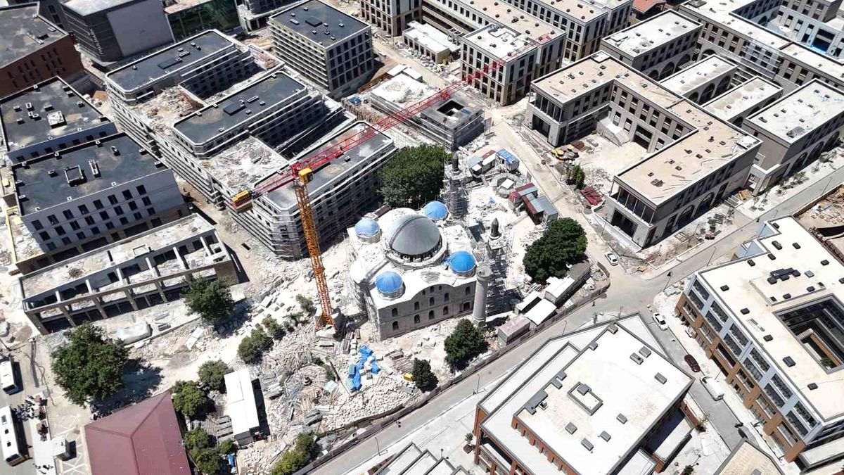 Depremde yıkılan Malatya'nın simgesi Yeni Cami'de restorasyonda sona yaklaşıldı
