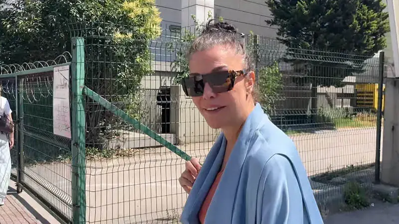 Deniz Akkaya, ev sahibinden şikayetçi oldu