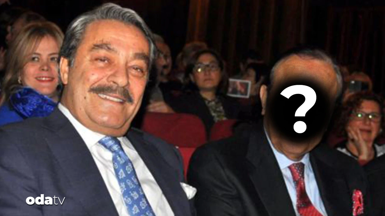 Kadir İnanır kimin yanına defnedildi