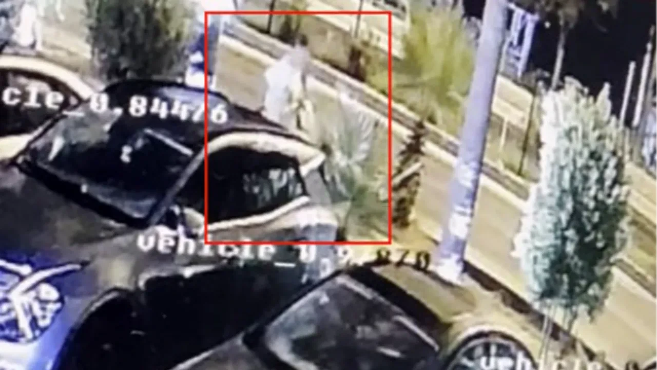 Pişkin hırsız kamerada! Motosikleti çalarken rahat tavırları pes dedirtti