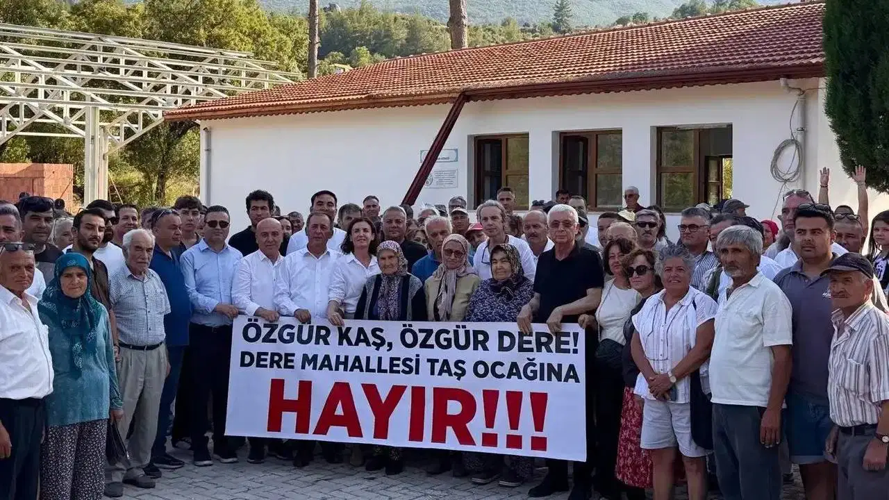 Kaş'ta mermer ocağı protestosu: 'Sit alanı ve orman varlığına verilen onaya yurttaş tepkili'