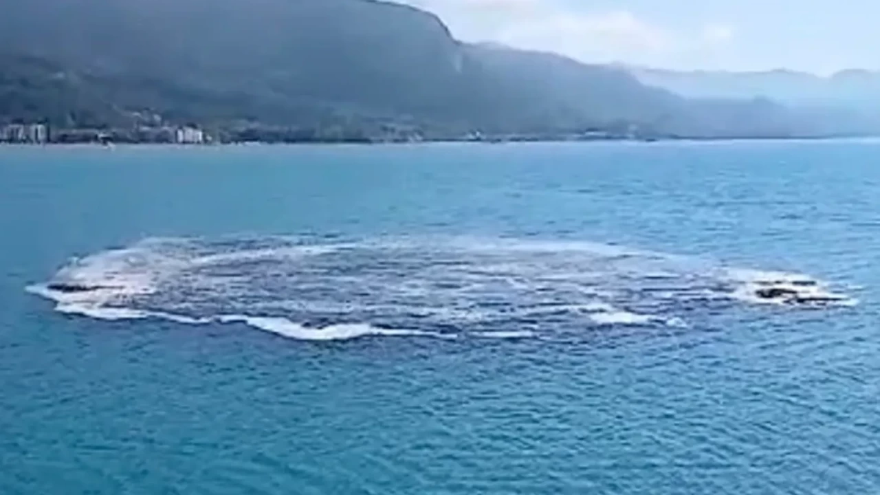 Cide'de denizdeki gizemli patlama panik yarattı: Bomba gibi patladı
