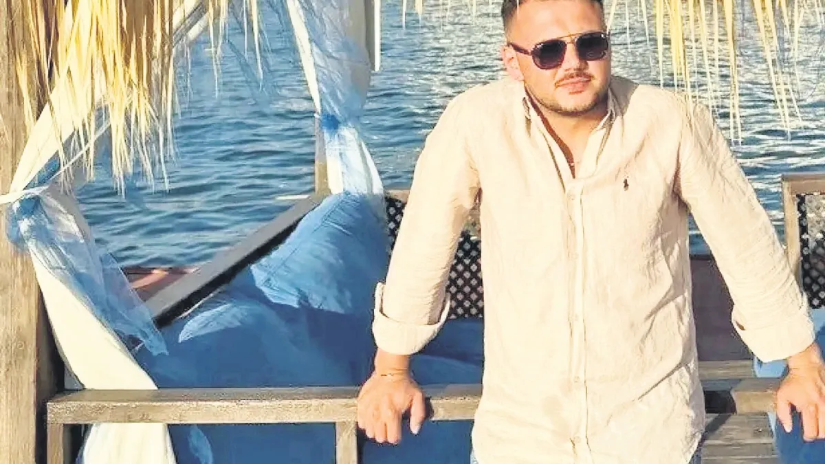 Kuşadası'nda silahlı saldırı: Yaralı yatarken darp edildi