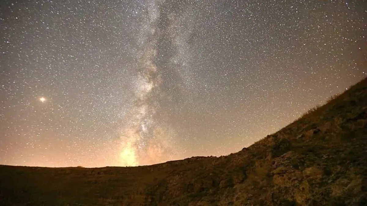 Gözlerinizi gökyüzünden ayırmayın! Bu hafta aynı gecede 2 meteor yağmuru birden zirve yapıyor