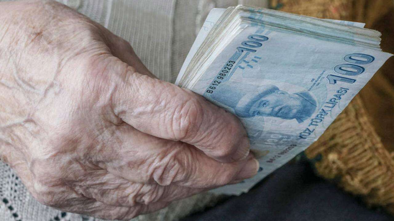 Milyonlarca emeklinin gözü bu haberde: AK Parti kampında emekli maaşı gündemi