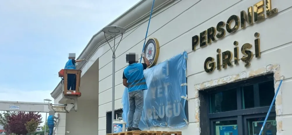 Mahkumlar, Emniyet Müdürlüğü Binasını Boyadı