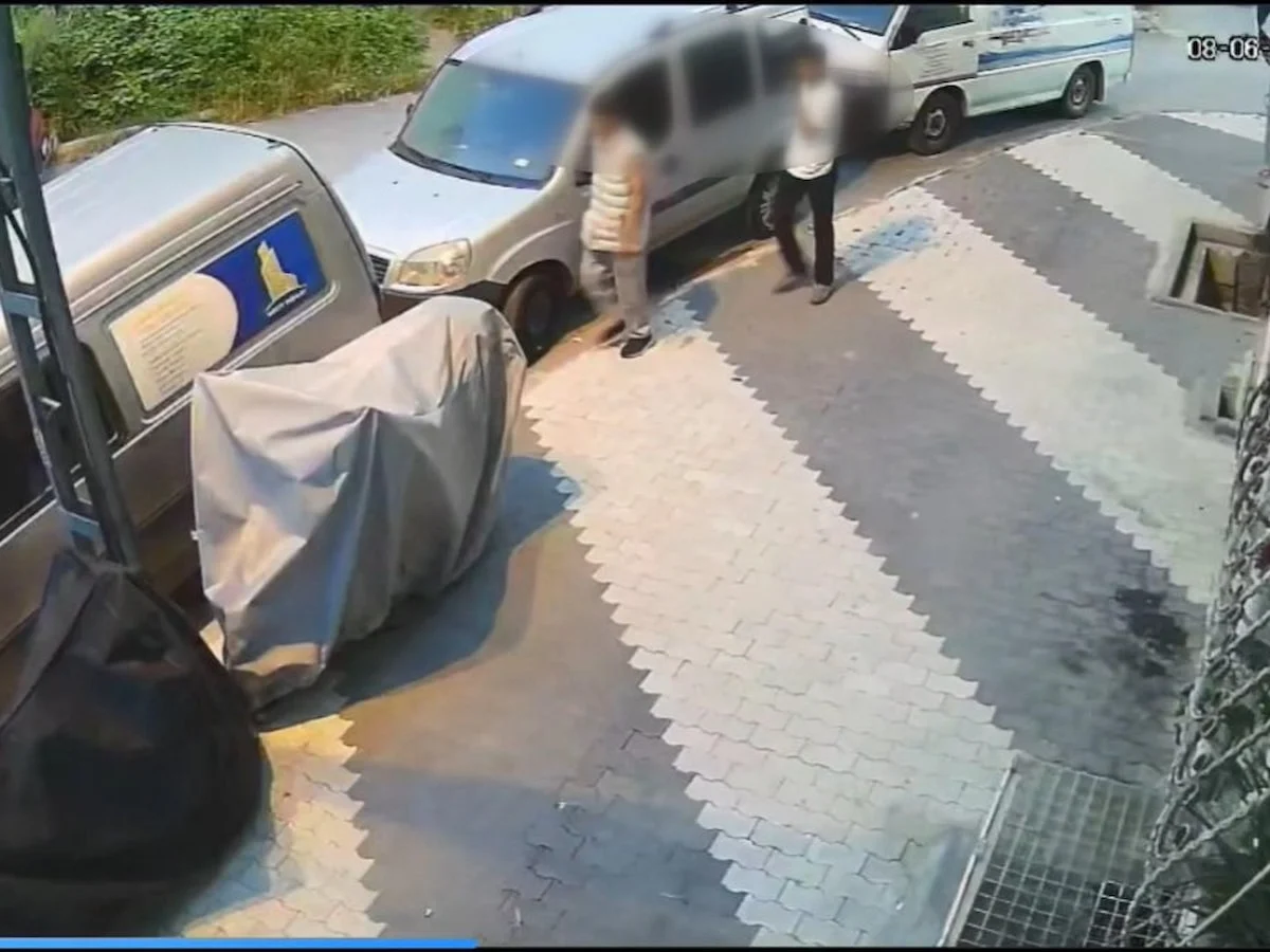 İstanbul'da park halindeki minibüs çalındı