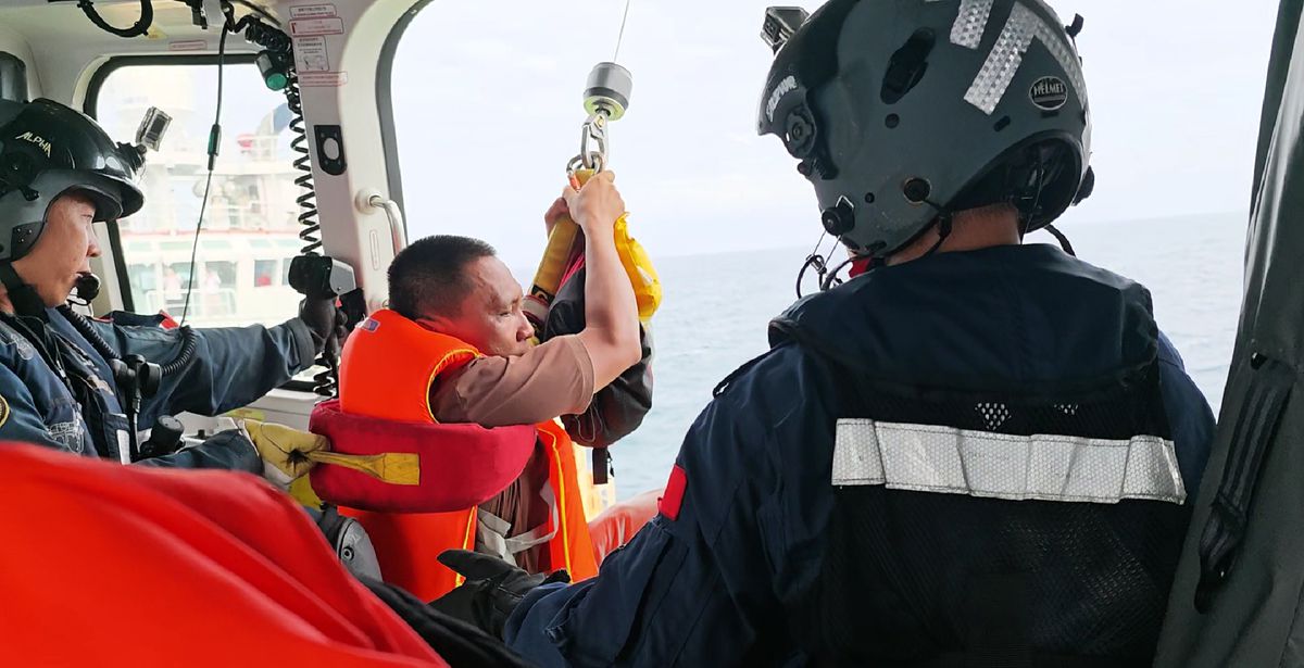 Vietnamlı gemiden kurtarılan 48 kişinin ülkesine dönüşü başladı