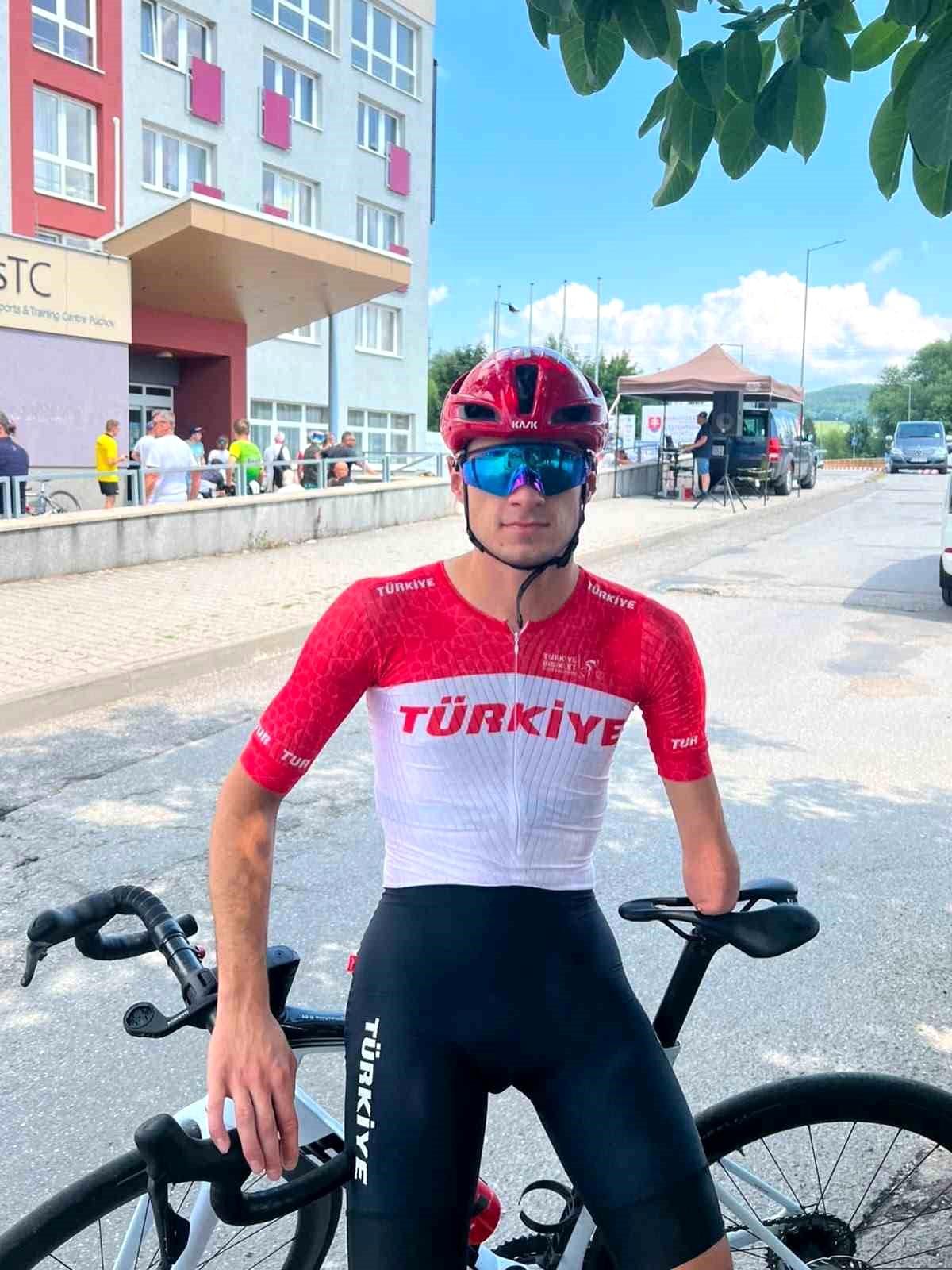 Milli bisikletçi Mehmet Keskin Slovakya'da sahne aldı