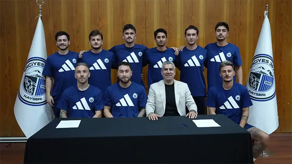 Erciyes 38 FK'dan bolu kampında toplu imza şov: 11 yeni transfer birden!