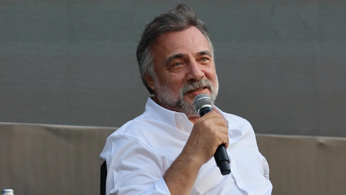 Oktay Kaynarca'nın kadrosunda yer aldığı, mutlaka izlemeniz gereken 4 nostaljik dizi!