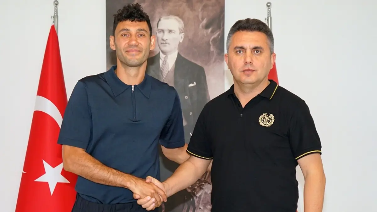 Antalyaspor, kaptanıyla nikah tazeledi