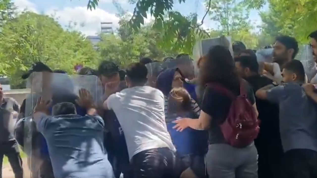 Ankara'da açlık grevindeki öğretmenlere polis müdahalesi: Ankara’yı Kerbela’ya çevirdiniz