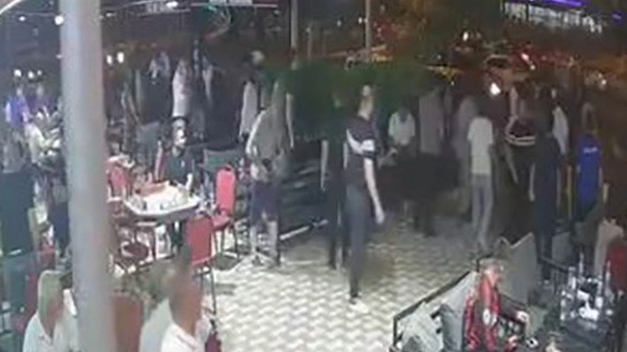 Diyarbakır'da feci kaza: Yolun karşısına geçmek isteyen yayaya otomobil çarptı
