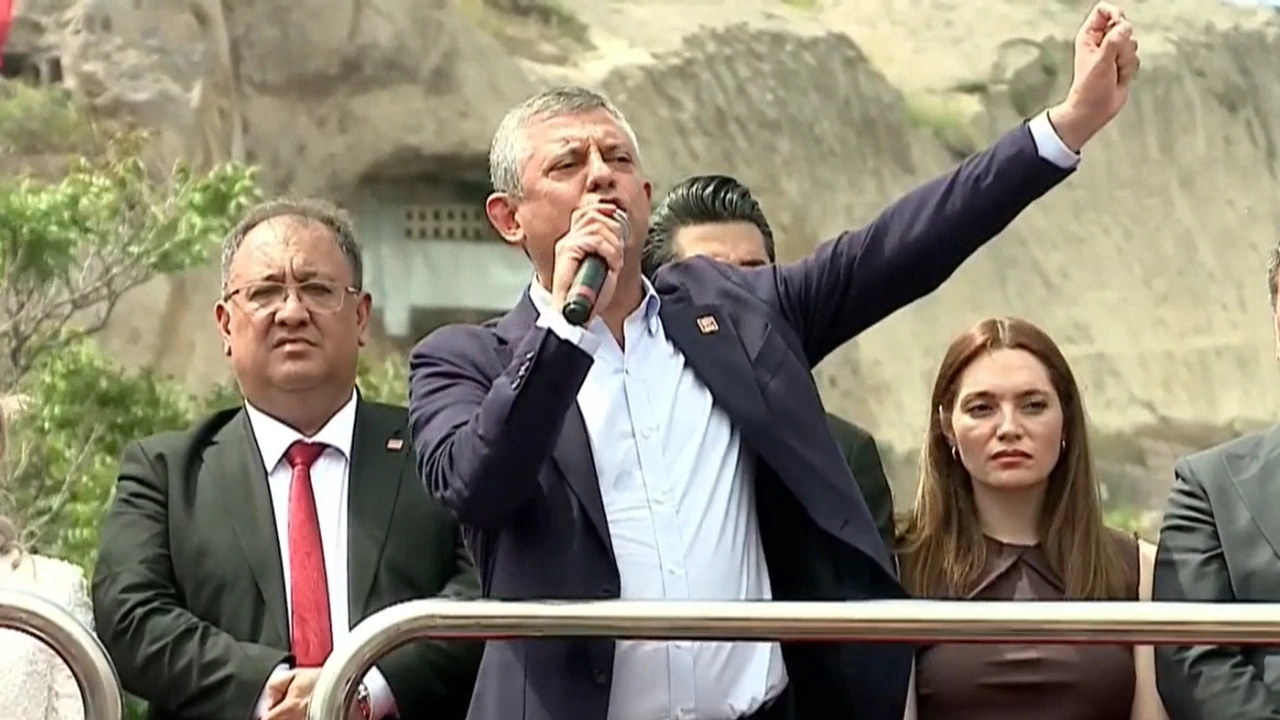 Son dakika | Özgür Özel'e yargı kıskacı! Ekibinden iki kişi gözaltında