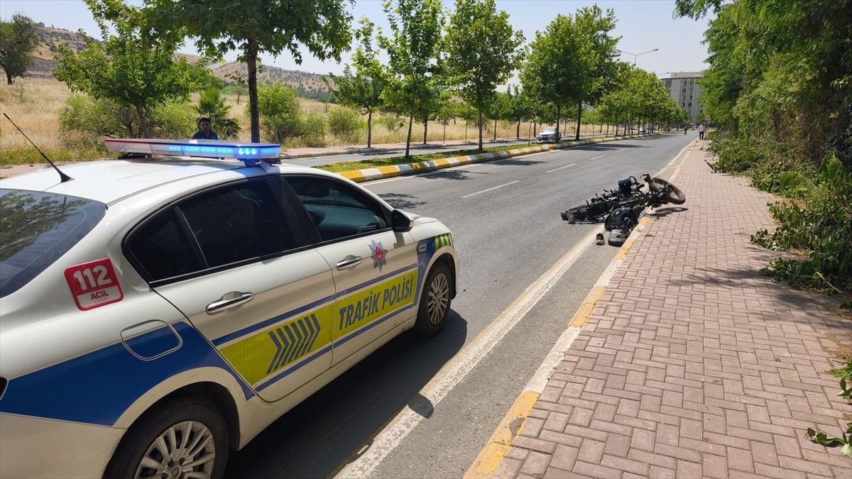 Şanlıurfa'da devrilen motosikletin sürücüsü öldü