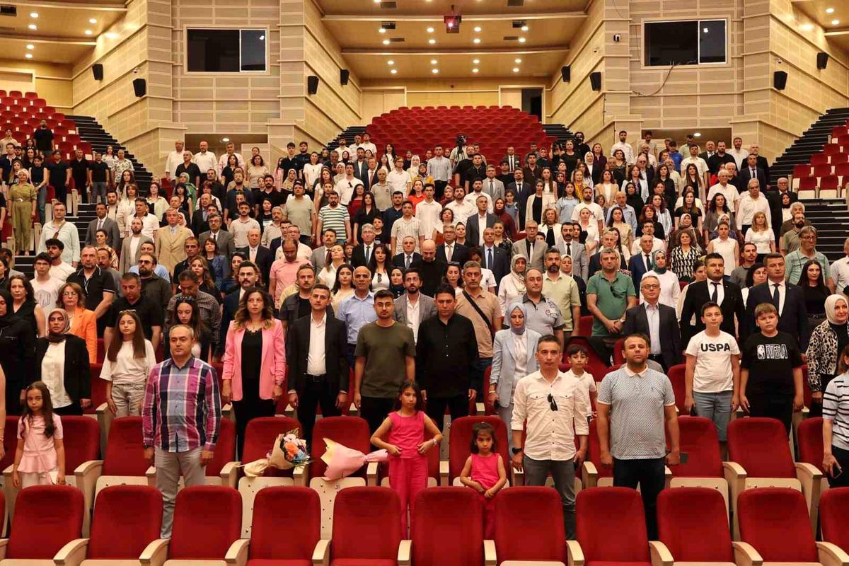 ERÜ'de '2025 Başarı Ödül Töreni' düzenlendi
