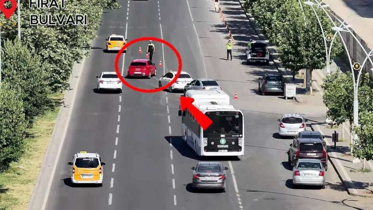 Diyarbakır’da yaya geçidi denetimi: Kurallara uymayan sürücülere işlem