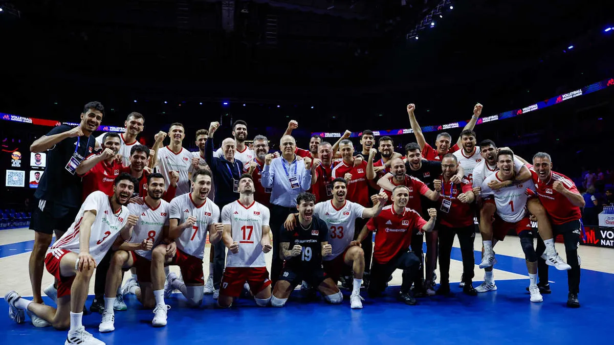 Filenin Efeleri ilk kez çeyrek finalde! Türkiye-Slovenyo voleybol maçı tarihi, saati ve tüm detaylar