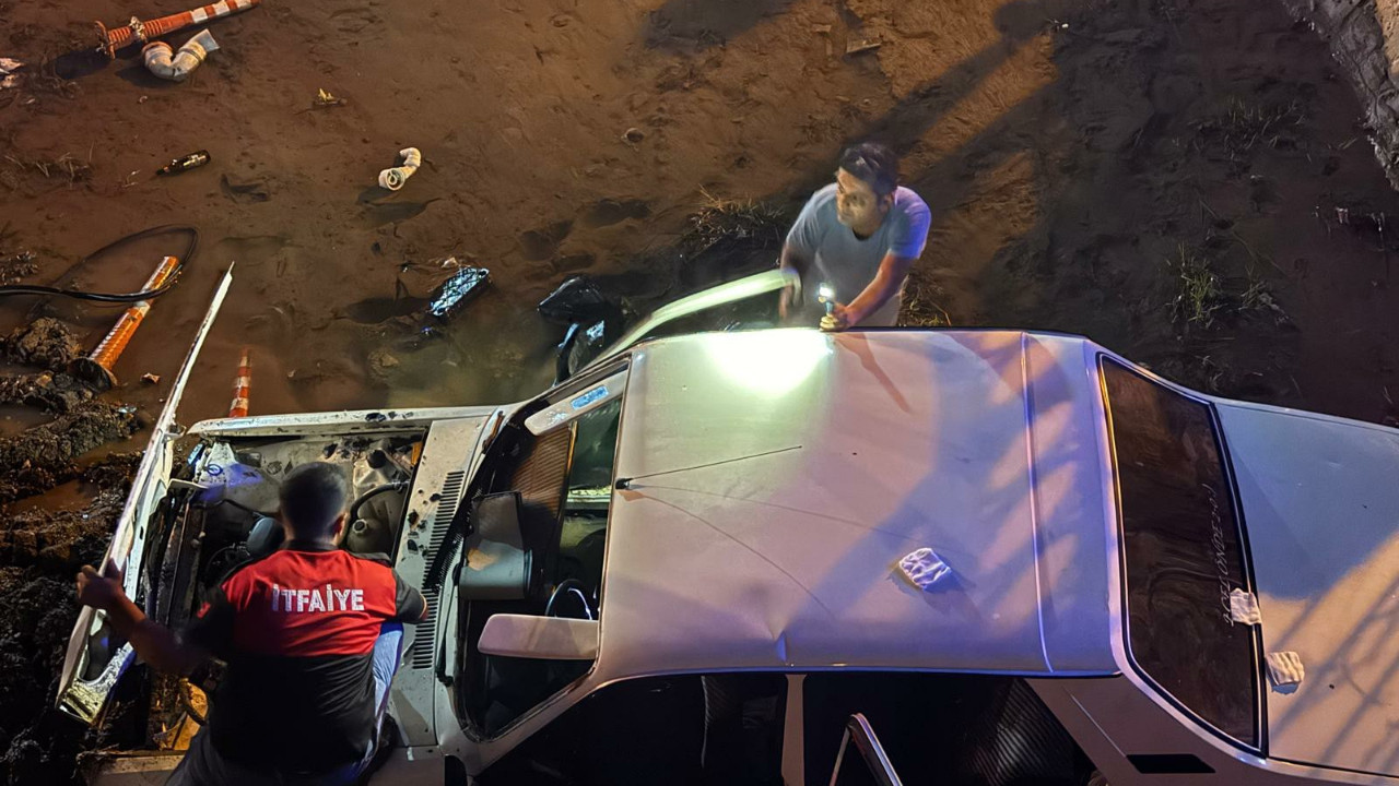Düziçi'nde otomobil kanala düştü: 4 kişi hastaneye kaldırıldı