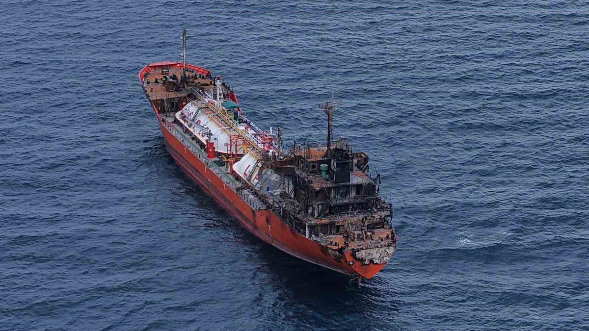 Karadeniz'de Dron Saldırıları: Yeni Bir Ticari Gemi Hasar Alarak Trabzon'a Demirledi