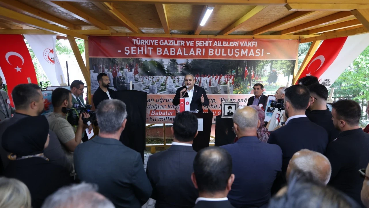 Keçiören Belediye Başkanı Özarslan şehit babaları ve gazilerle babalar günü programında buluştu