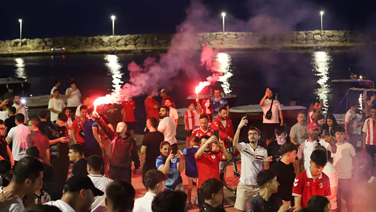 Samsunspor taraftarları, 61. kuruluş yıldönümünü kutladı
