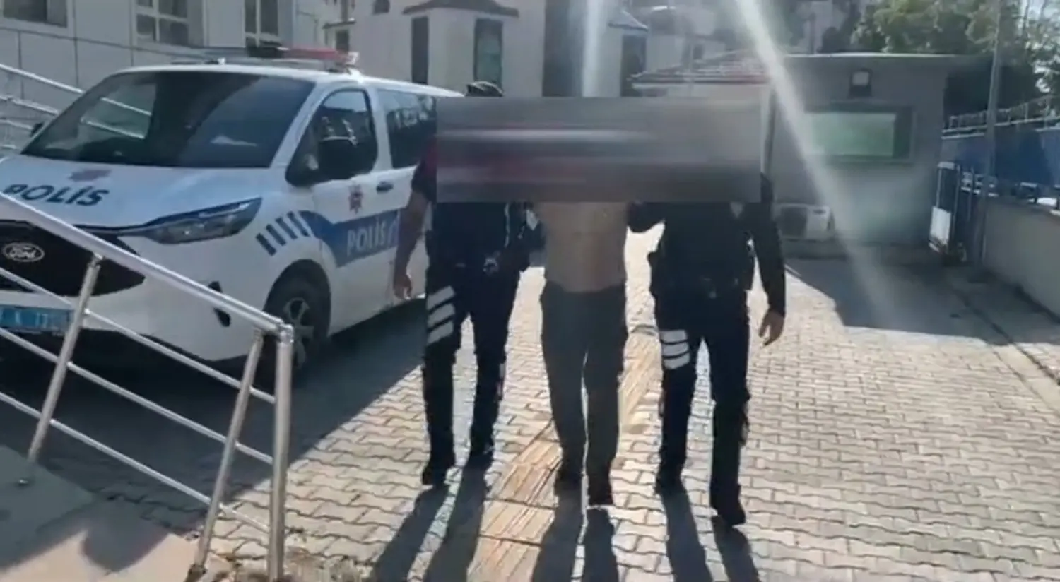 Kırmızı bültenle aranıyordu! Kimlik kontrolünde yakalandı