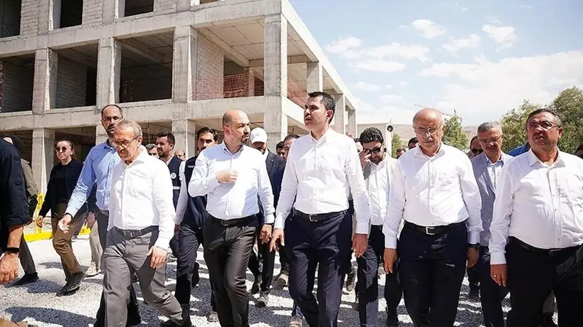 Bakan Kurum müjdeyi verdi: Malatya Bakırcılar Çarşısı'nda esnaf kepenk açıyor