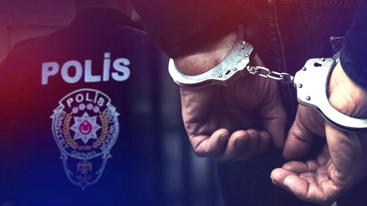 Kamudaki FETÖ yapılanmasına darbe Aktif polis amirleri ve memurları da var