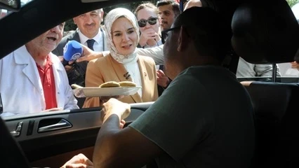 Bakan Göktaş Kapıkule'de gurbetçilerle kucaklaştı