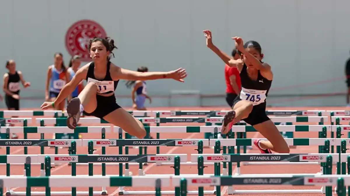 Kütahya'da Atletizm coşkusu : Naili Moran Yaş Grupları Atletizm Festivali başladı! Geleceğin şampiyonları piste çıktı