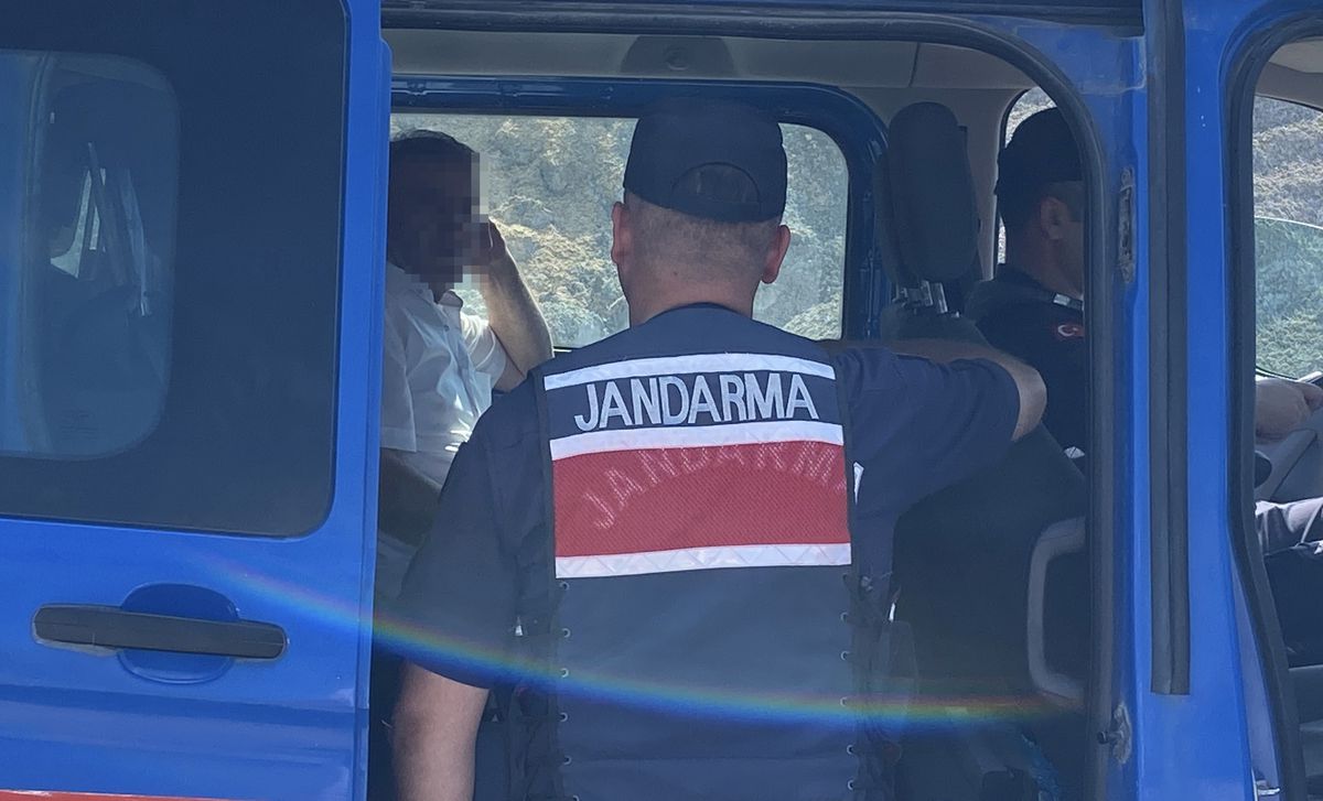 Eskişehir'de yolcu otobüsü şarampole devrildi: 24 yaralı