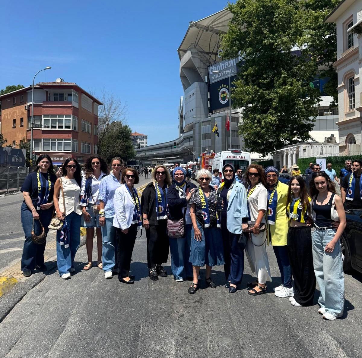 Beyoğlu Fenerbahçeliler Derneği'nden olağanüstü genel kurula yoğun katılım