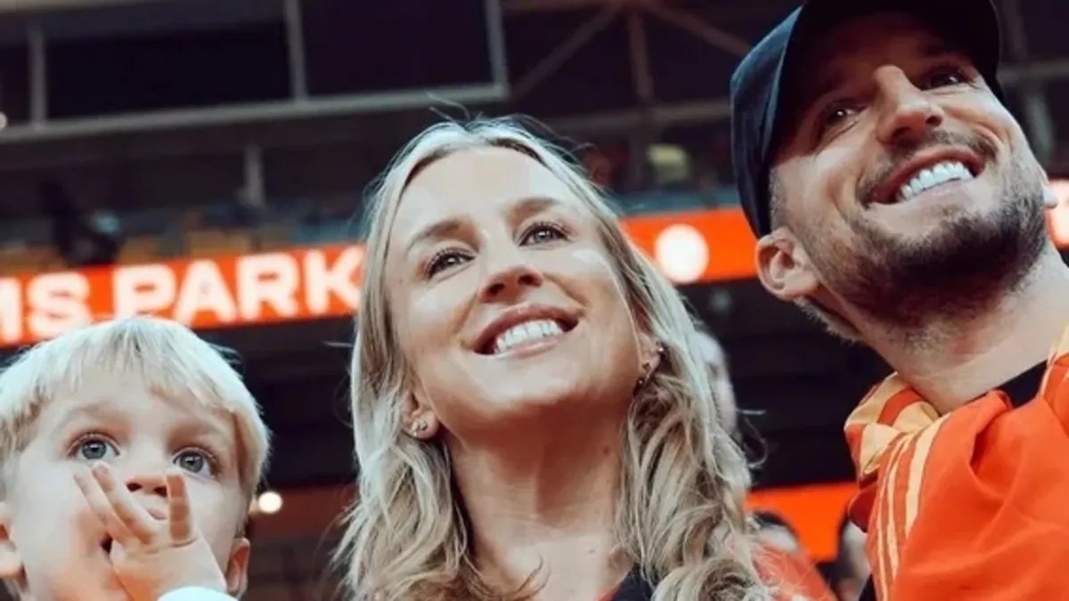 Babasından daha fanatik çıktı! Mertens’in 4 yaşındaki oğlu Ciro’dan Galatasaray sevgisi: Gittiği her yerde üzerinde!