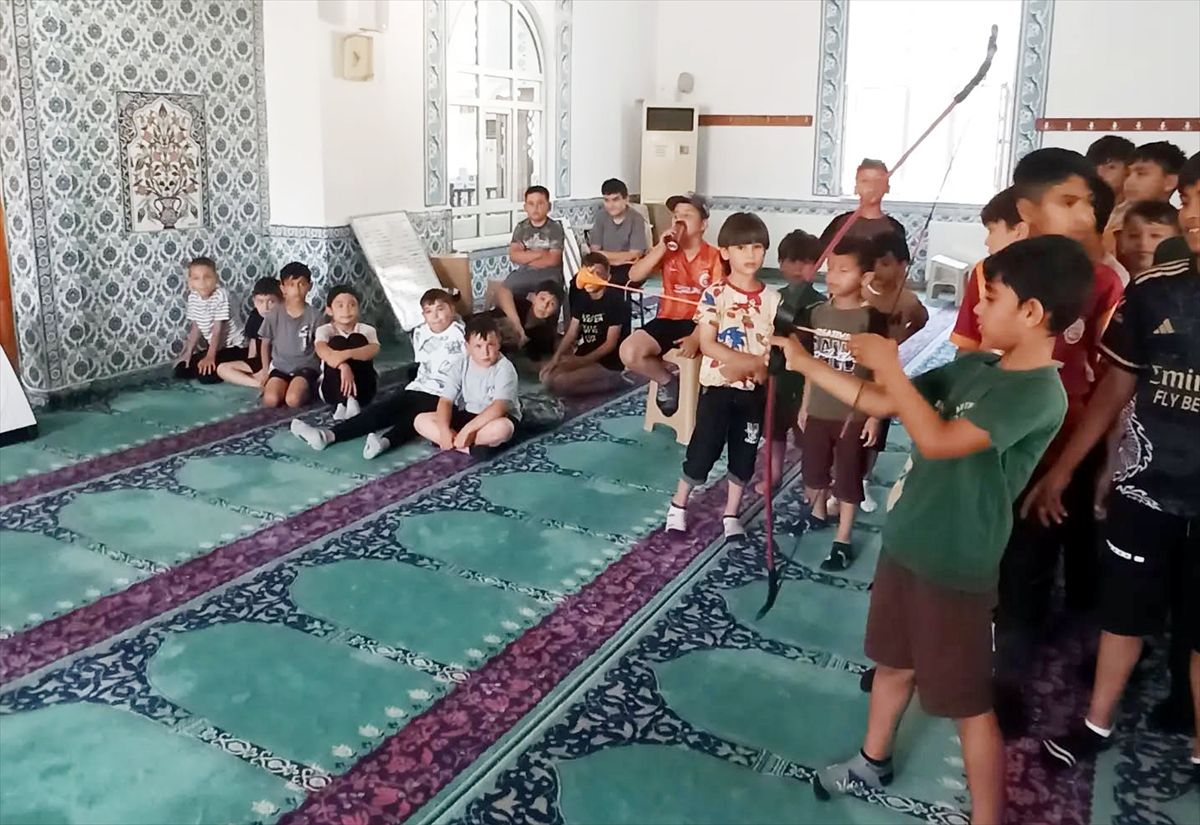 Beypazarı'nda öğrenciler hem eğleniyor hem Kur'an öğreniyor