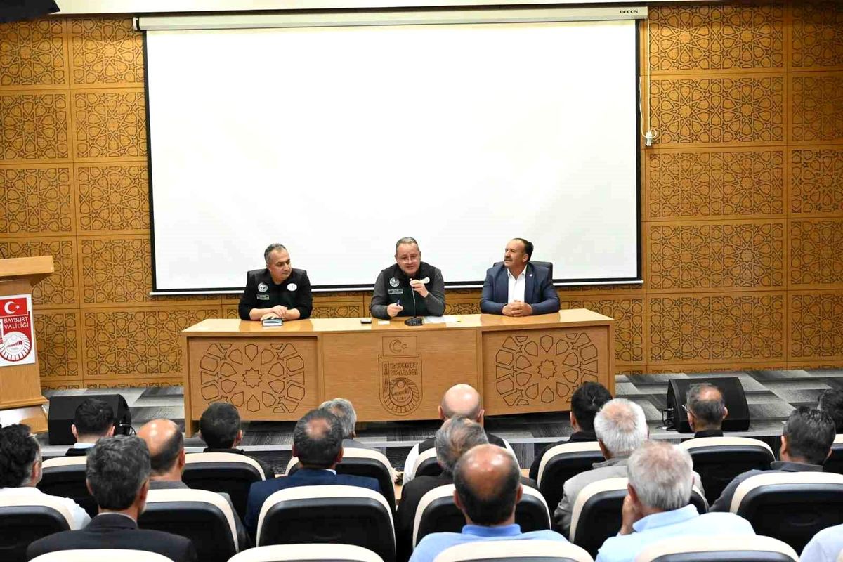 Bayburt'ta DSİ yatırımları muhtarlarla istişare edildi