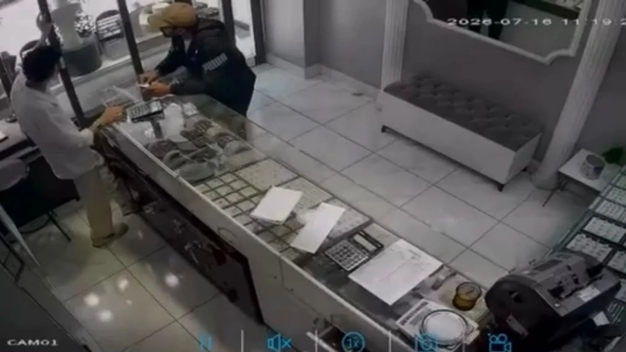 İnternetten bakıp kuyumcu soygununa kalkıştı! Acemi hırsız 2 saatte yakalandı